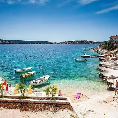 Luxurioeses Mit Pool Direkt Am Сasa de vacaciones