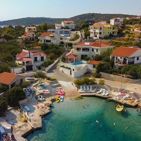Luxurioeses Mit Pool Direkt Am Сasa de vacaciones