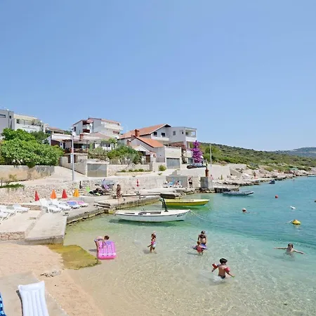Сasa de vacaciones Luxurioeses Mit Pool Direkt Am