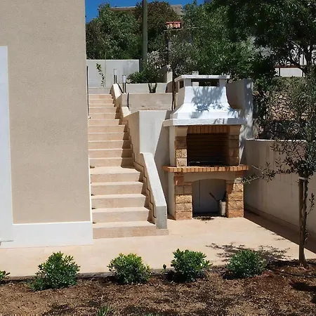 Luxurioeses Mit Pool Direkt Am Сasa de vacaciones Rogoznica (Sibenik-Knin)